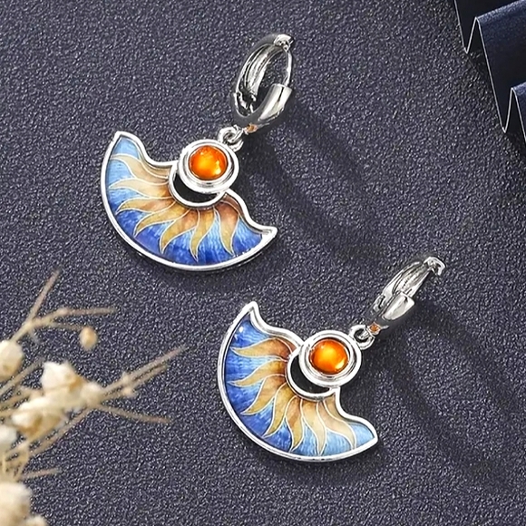 Sol Rays ☀️ Silver Dangling Earrings - Picture 3 of 4